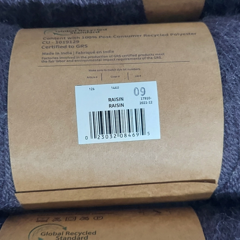 Lion Brand Yarns Sustainable Stitching Re-spun 100% Recycled Polyester - Picture 6 of 6